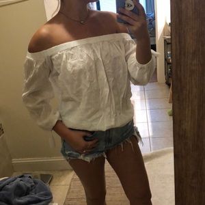 Off the shoulder pineapple top!